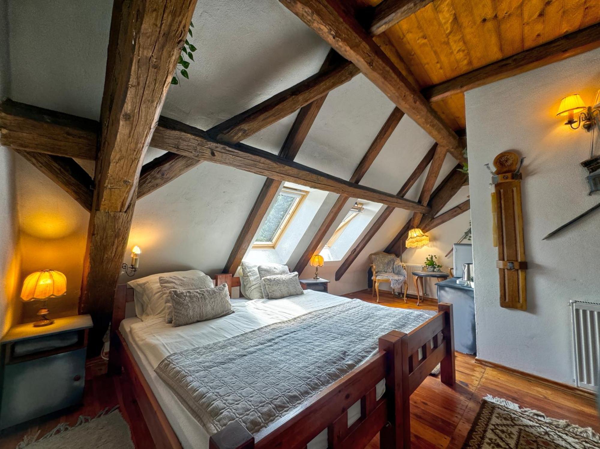 The Oak - Freedom For The Soul Apartment