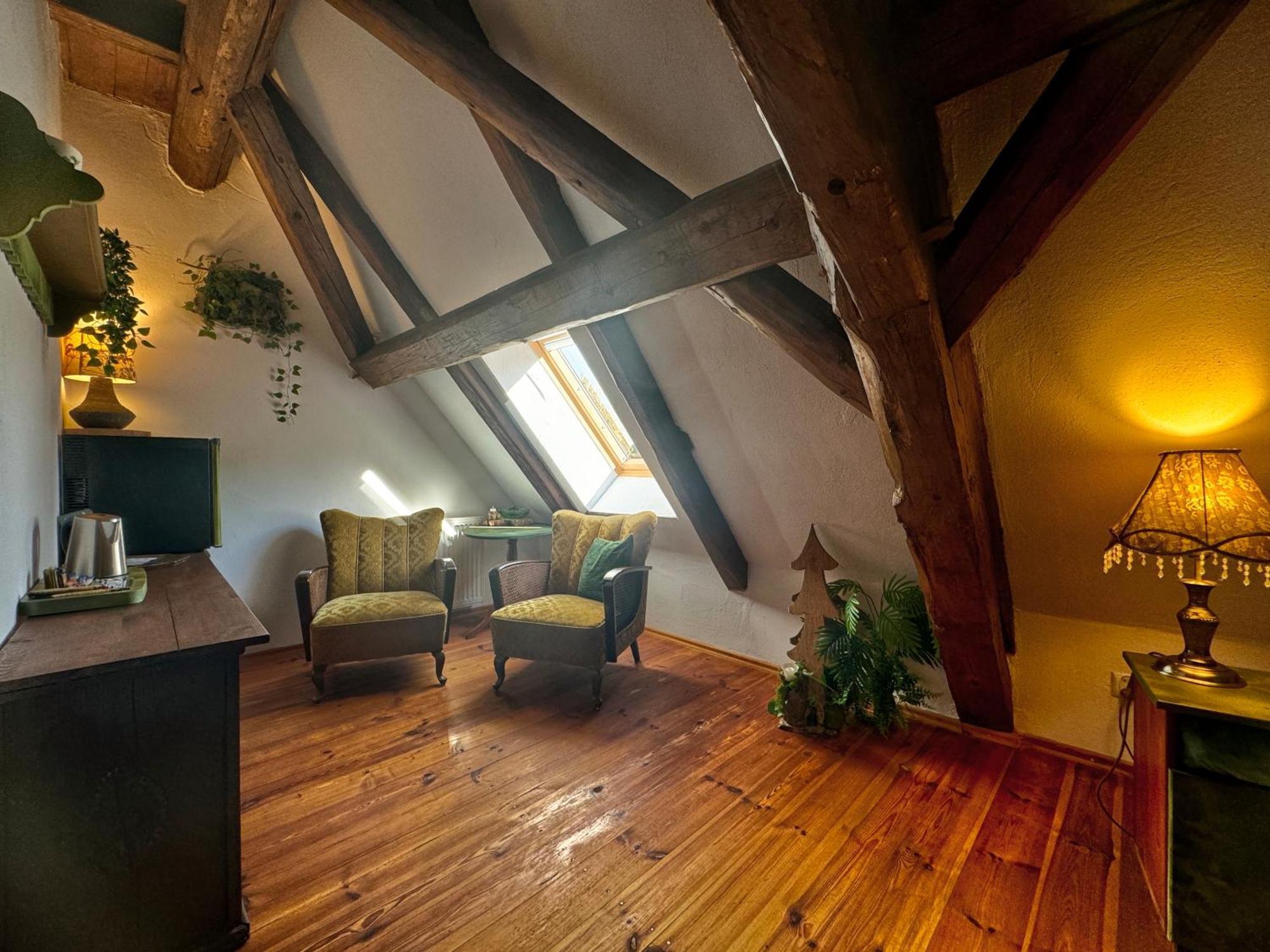 The Oak - Freedom For The Soul Apartment